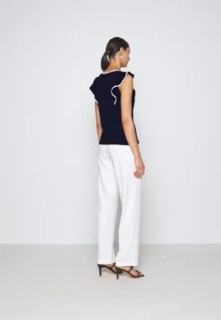 Anna Field TopDark Blue Donna T-shirt E Top AN621D17E-K11 9 Anna Field TopDark Blue Donna T-shirt E Top AN621D17E-K11 -Vendite ESPRIT 03b4eb978a604a07a91cd72a7b2bdc7a