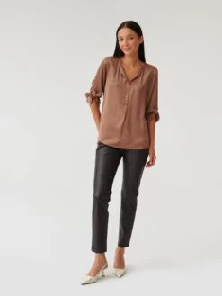 Isola.CamicettaCarmel Beige Donna Camicie E Bluse TAS21E0AJ-B11 8 Isola.CamicettaCarmel Beige Donna Camicie E Bluse TAS21E0AJ-B11 -Vendite ESPRIT 4afd0263c5fd4fa6b96b6f6f25f4fb86