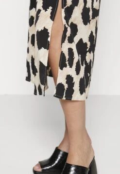 Vibelina Midi Skirt - Gonna A Campana - Black -Vendite ESPRIT 4ba5159f43d74a9db2e4138e93cb6488