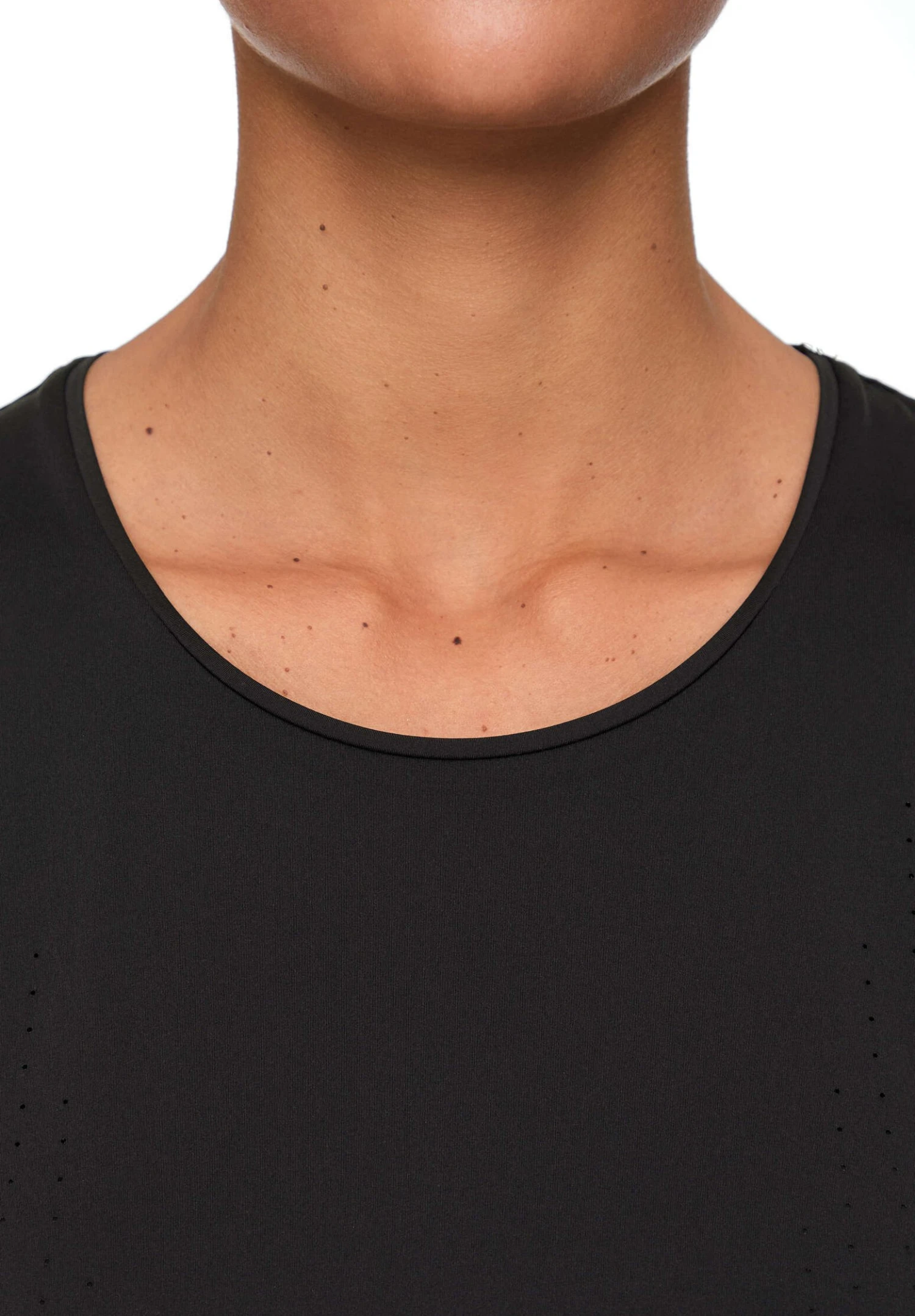 Oysho Microperforated Technical SleevelessTopBlack Donna T-shirt E Top OY121D072-Q11 3 Oysho Microperforated Technical SleevelessTopBlack Donna T-shirt E Top OY121D072-Q11 - immagine 3