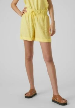 Vero Moda Shorts - Goldfinch