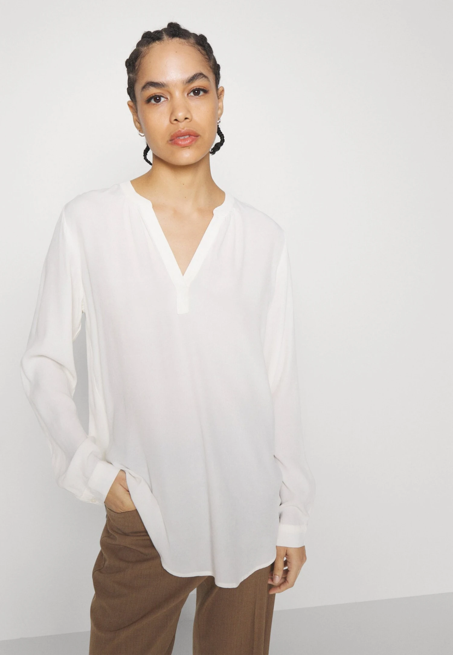 ESPRIT BlouseCamicettaOff White Donna Camicie E Bluse ES121E1SN-A11 6 ESPRIT BlouseCamicettaOff White Donna Camicie E Bluse ES121E1SN-A11 - immagine 6