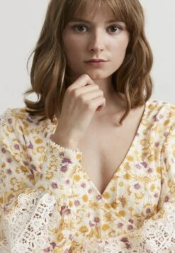 Iresmerie Ls CamicettaNarcissus Donna Camicie E Bluse ATX21E008-E11 11 Iresmerie Ls CamicettaNarcissus Donna Camicie E Bluse ATX21E008-E11 -Vendite ESPRIT 6f91d29de080438fb86df4266beb9220