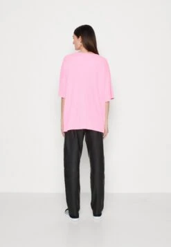 American Vintage T-Shirt BasicRose Fluo Donna T-shirt E Top AM221D0EU-J11 8 American Vintage T-Shirt BasicRose Fluo Donna T-shirt E Top AM221D0EU-J11 -Vendite ESPRIT 7671a7aa5da449f6ad08a52af042c070