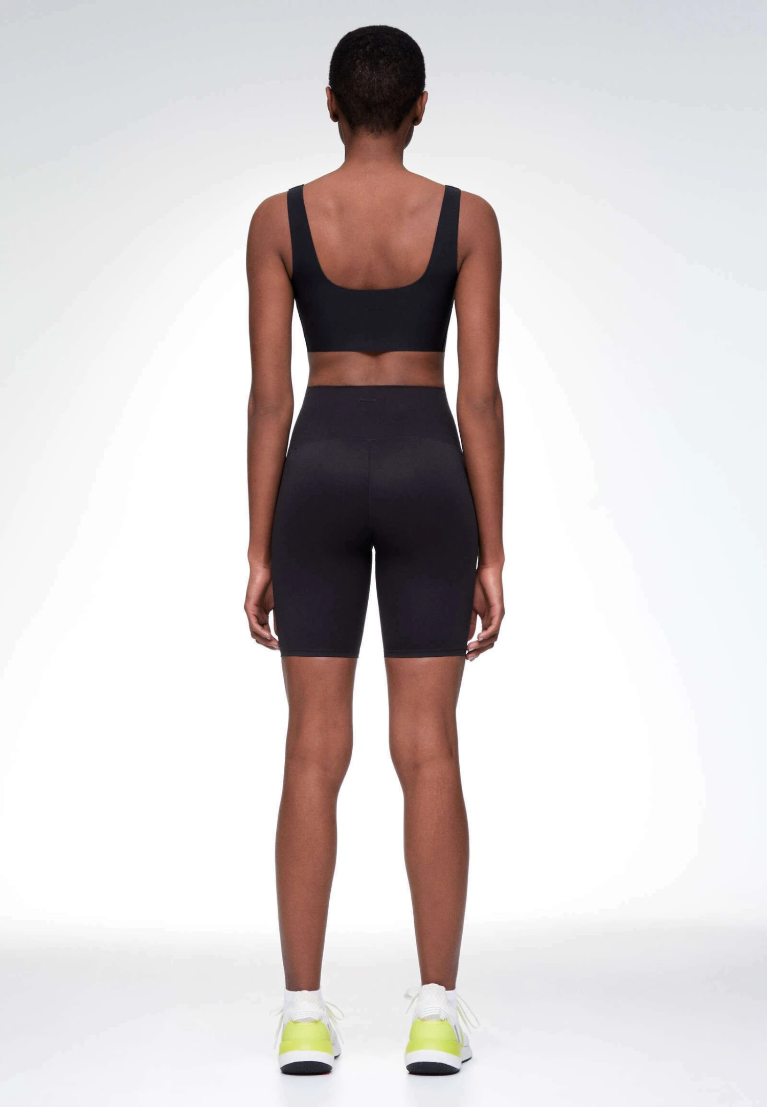 Oysho Perfect-Adapt High-Rise Cycle 20Cm - Shorts - Black 3 Oysho Perfect-Adapt High-Rise Cycle 20Cm - Shorts - Black - immagine 3