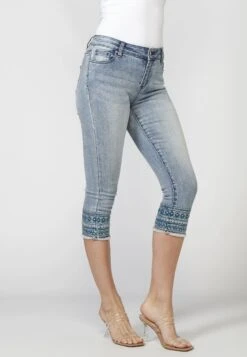 Koroshi PirataShorts Di JeansAzul Donna Shorts KOL21S00T-K11 8 Koroshi PirataShorts Di JeansAzul Donna Shorts KOL21S00T-K11 -Vendite ESPRIT 83ade278212946f49f9efbbdf07d9202