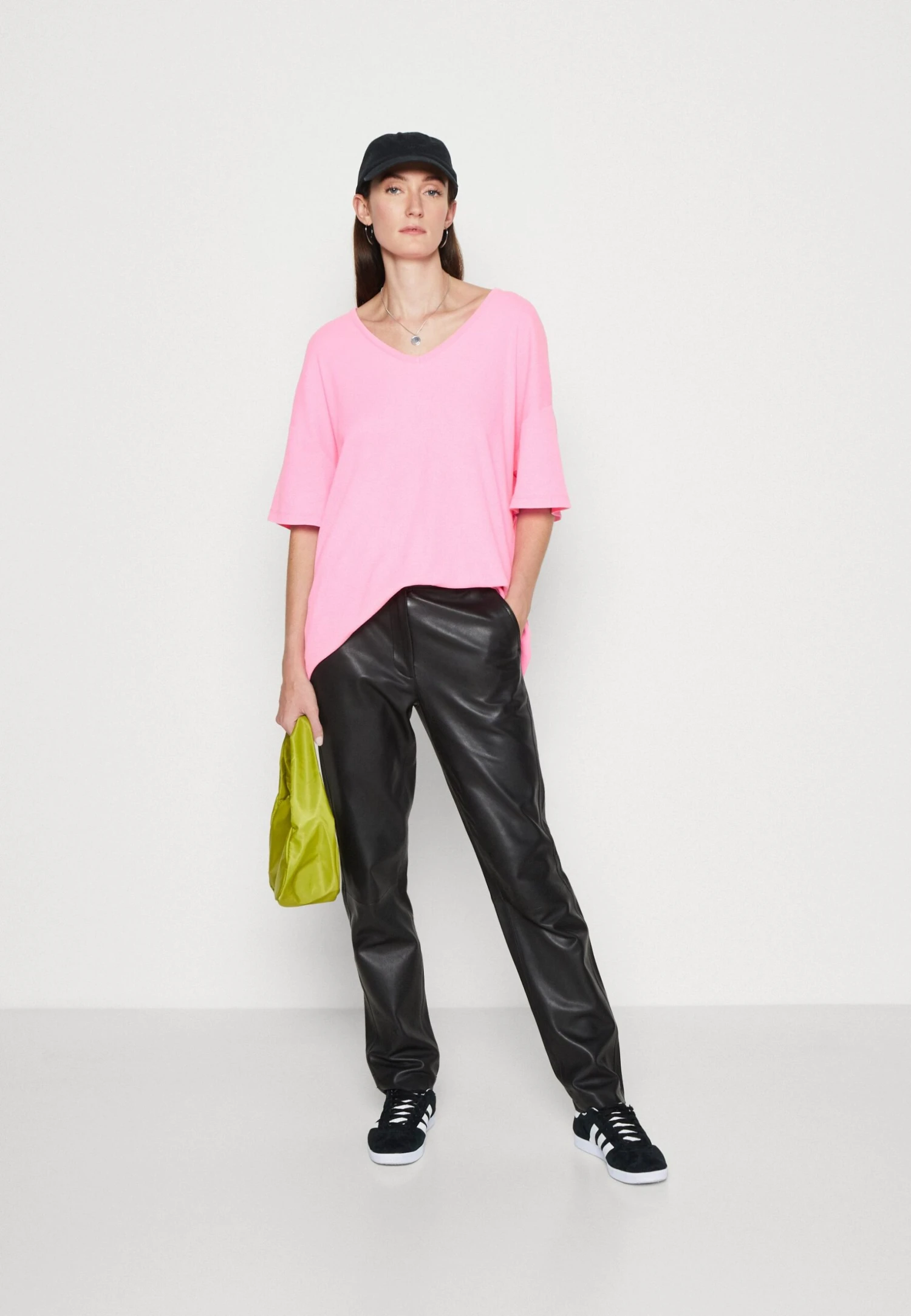 American Vintage T-Shirt BasicRose Fluo Donna T-shirt E Top AM221D0EU-J11 2 American Vintage T-Shirt BasicRose Fluo Donna T-shirt E Top AM221D0EU-J11 - immagine 2