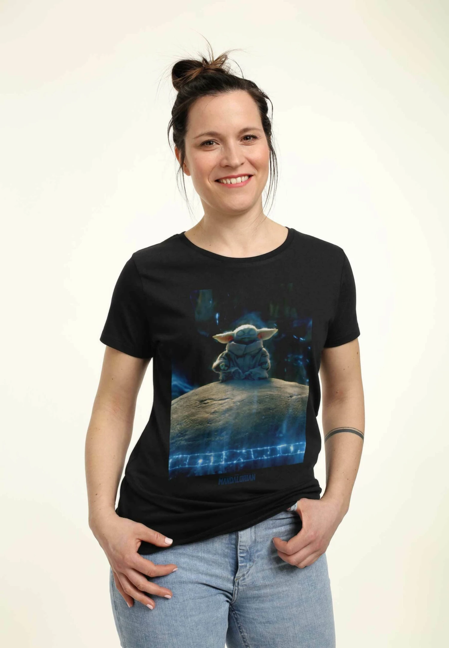 Star Wars: Mandalorian Grogu Mandomon ExperimentT-Shirt Con StampaBlack Donna T-shirt E Top H3A21D3LN-Q11 3 Star Wars: Mandalorian Grogu Mandomon ExperimentT-Shirt Con StampaBlack Donna T-shirt E Top H3A21D3LN-Q11 - immagine 3