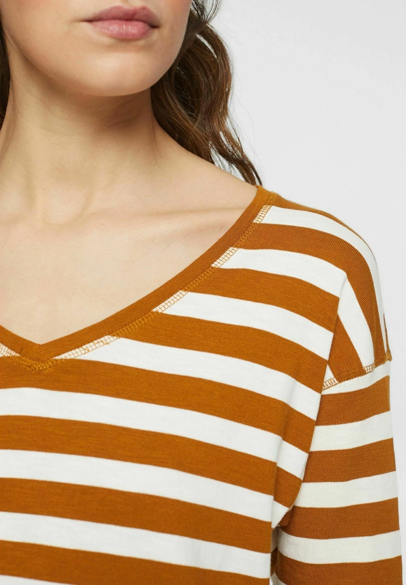 ESPRIT Maglietta A Manica LungaCaramel Donna T-shirt E Top ES121D2FW-O11 3 ESPRIT Maglietta A Manica LungaCaramel Donna T-shirt E Top ES121D2FW-O11 - immagine 3