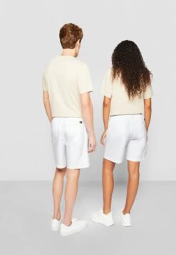 Dockers Ultimate Pull On UnisexShortsLucent White Donna Shorts DO822F01C-A11 -Vendite ESPRIT a40e7c511630486b817614ba92a88449