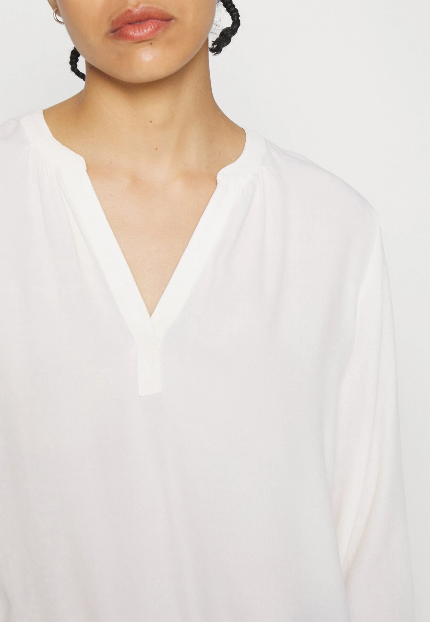 ESPRIT BlouseCamicettaOff White Donna Camicie E Bluse ES121E1SN-A11 8 ESPRIT BlouseCamicettaOff White Donna Camicie E Bluse ES121E1SN-A11 - immagine 8