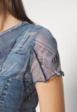 Desigual StrassT-Shirt Con StampaDenim Raw Donna T-shirt E Top DE121D10I-K11 -Vendite ESPRIT a613984bf1f64e7bab861846bec83c3f