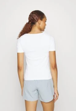 Under Armour Train SeamlessT-Shirt SportWhite/Black Donna T-shirt E Top UN241D0OB-A11 8 Under Armour Train SeamlessT-Shirt SportWhite/Black Donna T-shirt E Top UN241D0OB-A11 -Vendite ESPRIT aa7f9a1944ff467c87db29d3c59d226e