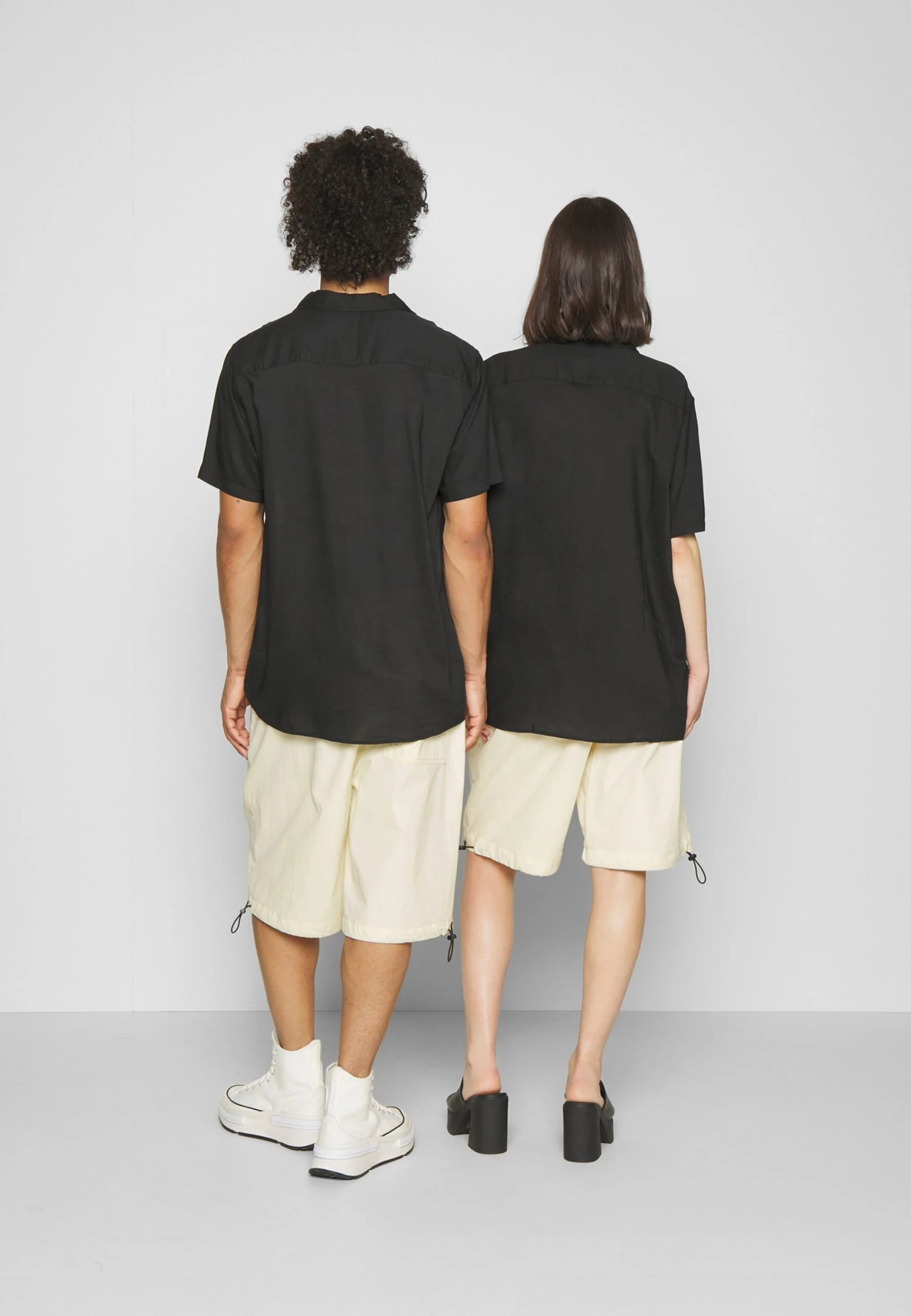 YOURTURN Genderless Parachute - Shorts - White 3 YOURTURN Genderless Parachute - Shorts - White - immagine 3