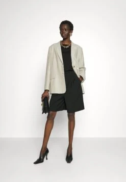 Prima pagina -Vendite ESPRIT b6ea0ccc734d4d3e8b0ad1a8bb2d0e8e