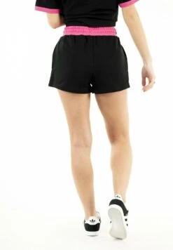 Ellesse ShortsNoir Donna Shorts EL921S01J-Q11 -Vendite ESPRIT b7d14b27366043b880ba4fceb964671c