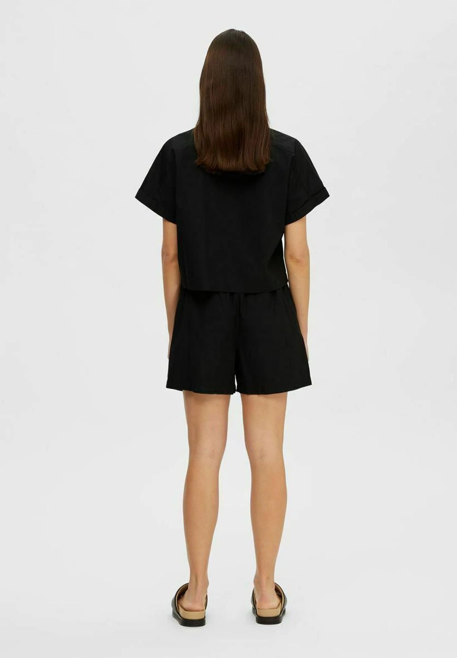 Selected Femme Kurzarm Cropped - Camicia - Black 3 Selected Femme Kurzarm Cropped - Camicia - Black - immagine 3