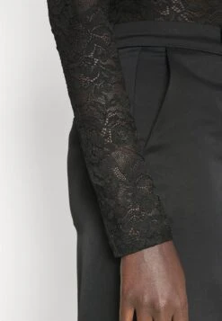 Hugo NulippaT-Shirt Con StampaBlack Donna T-shirt E Top HU721D0CB-Q11 11 Hugo NulippaT-Shirt Con StampaBlack Donna T-shirt E Top HU721D0CB-Q11 -Vendite ESPRIT b99612173b8c43e880e683875cb397c8