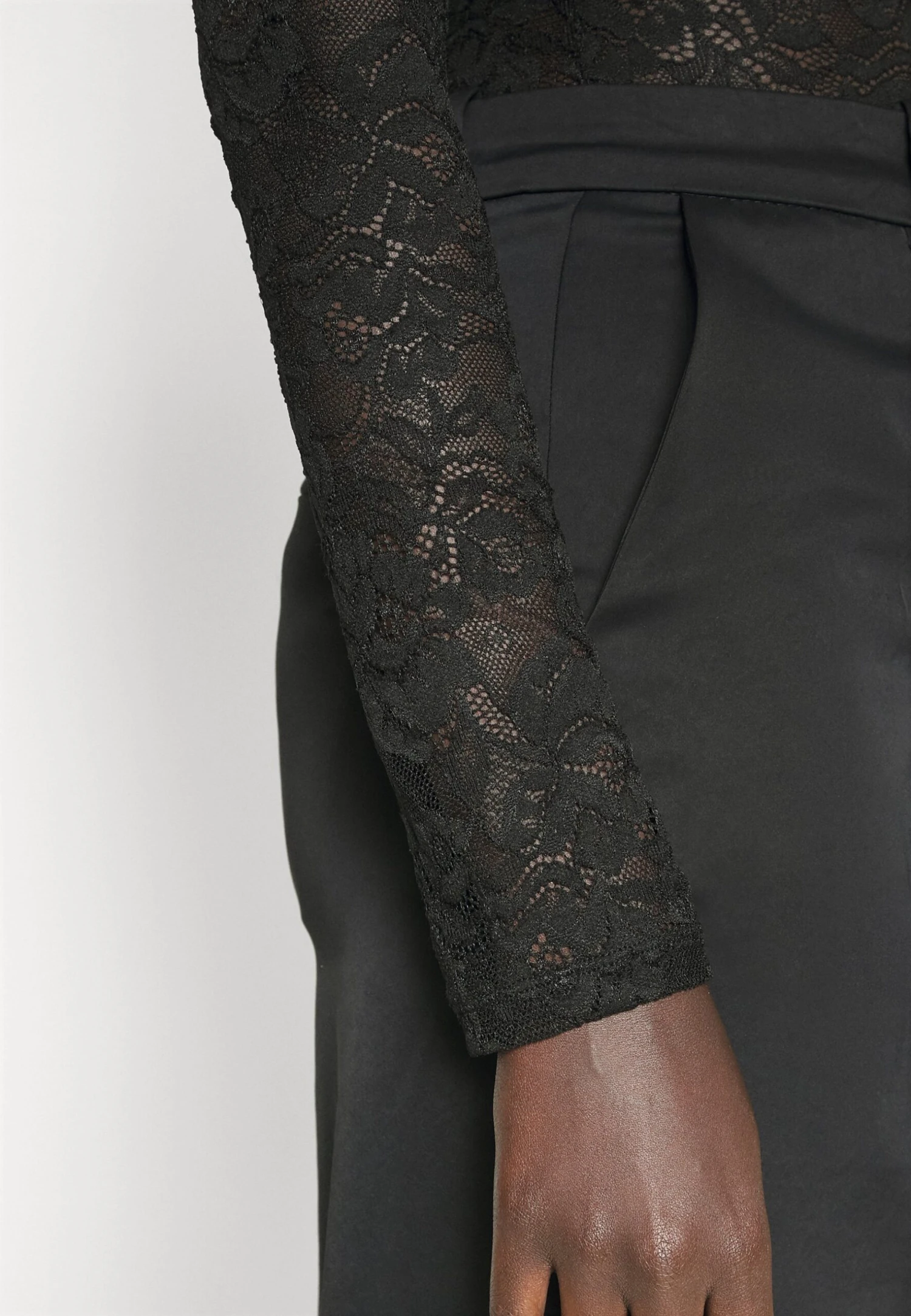 Hugo NulippaT-Shirt Con StampaBlack Donna T-shirt E Top HU721D0CB-Q11 6 Hugo NulippaT-Shirt Con StampaBlack Donna T-shirt E Top HU721D0CB-Q11 - immagine 6