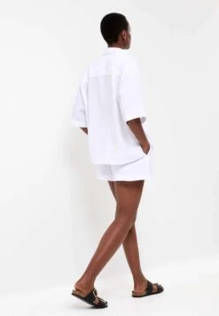 Oysho CamiciaWhite Donna Camicie E Bluse OY121E06J-A11 -Vendite ESPRIT ccfb2490fdfc47ae9f3df775cf2d4e82