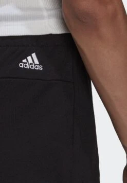 ADIDAS PERFORMANCE Pantaloncini SportiviBlack/White Donna Shorts AD541E1IN-Q11 10 ADIDAS PERFORMANCE Pantaloncini SportiviBlack/White Donna Shorts AD541E1IN-Q11 -Vendite ESPRIT d7e1dffb802948d8b7db989d990e1303