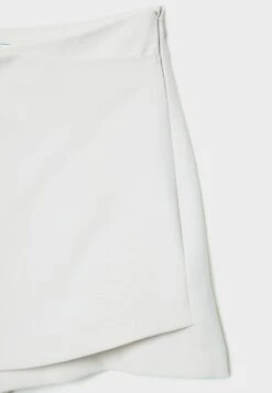 Stradivarius Gonna A PortafoglioBeige Donna Shorts STH21S07G-B11 14 Stradivarius Gonna A PortafoglioBeige Donna Shorts STH21S07G-B11 -Vendite ESPRIT dd7e3e5b95094d93afad064d0c948983