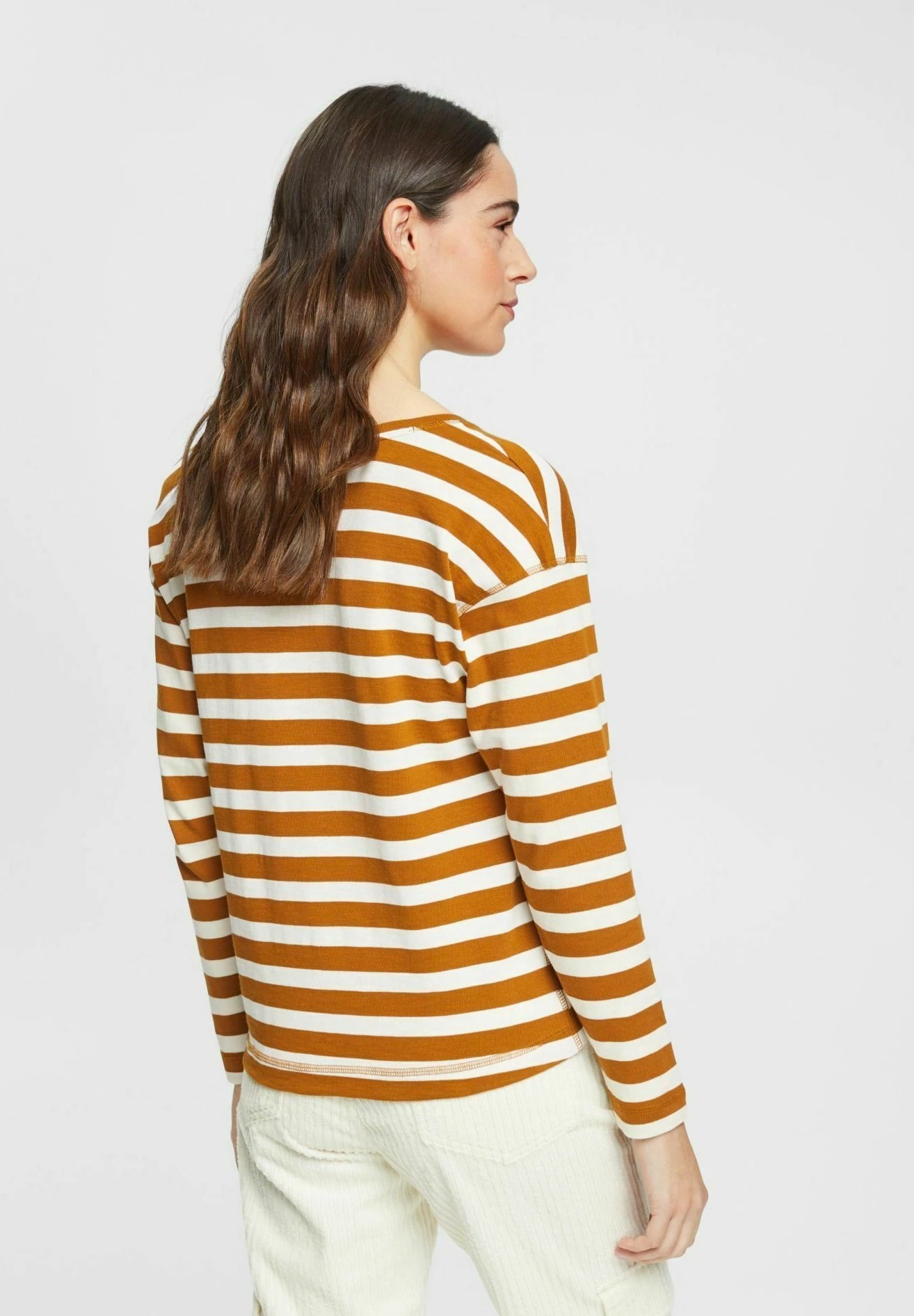 ESPRIT Maglietta A Manica LungaCaramel Donna T-shirt E Top ES121D2FW-O11 2 ESPRIT Maglietta A Manica LungaCaramel Donna T-shirt E Top ES121D2FW-O11 - immagine 2