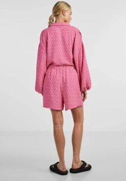 Pieces Shorts - Shocking Pink 8 Pieces Shorts - Shocking Pink -Vendite ESPRIT eabe2955ef06421e92ac7a96747f86d6