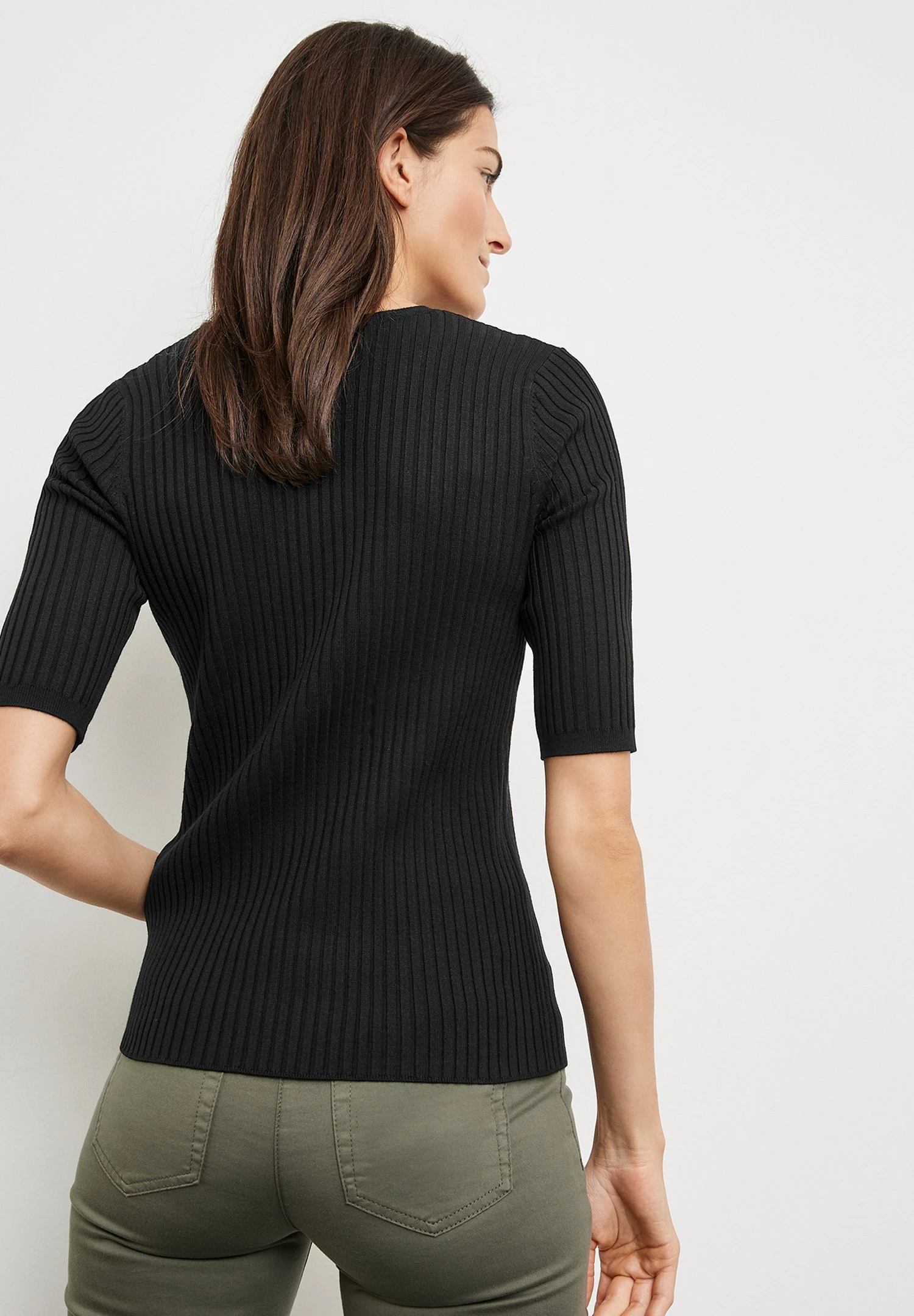 Gerry Weber 1/2 Arm Halbarm Mit Struktur - T-Shirt Basic - Schwarz 2 Gerry Weber 1/2 Arm Halbarm Mit Struktur - T-Shirt Basic - Schwarz - immagine 2